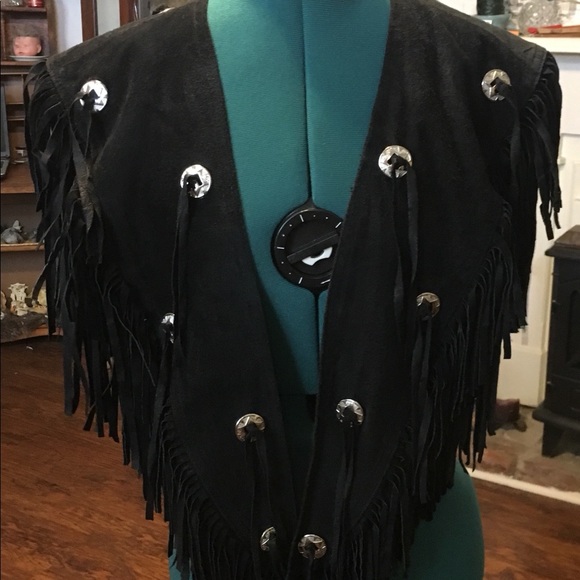 Braefair Leather New York Brand Tasseled Capelet - Picture 2 of 5